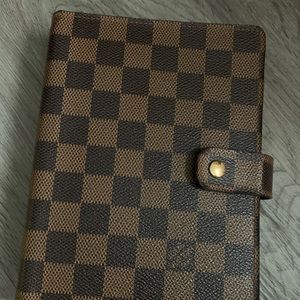 Louis Vuitton MM agenda